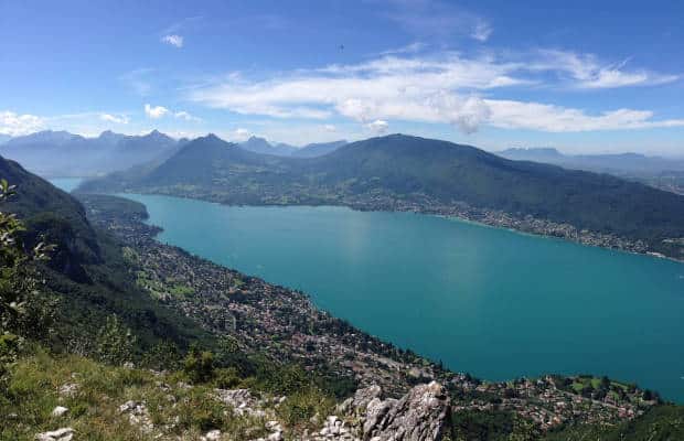 Data Lake (Lac de données) : Analogie avec le lac d’Annecy